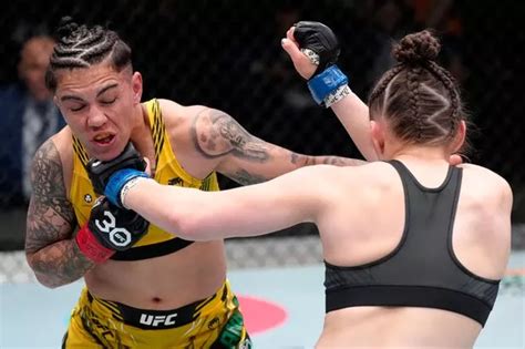 jessica andrade nipple